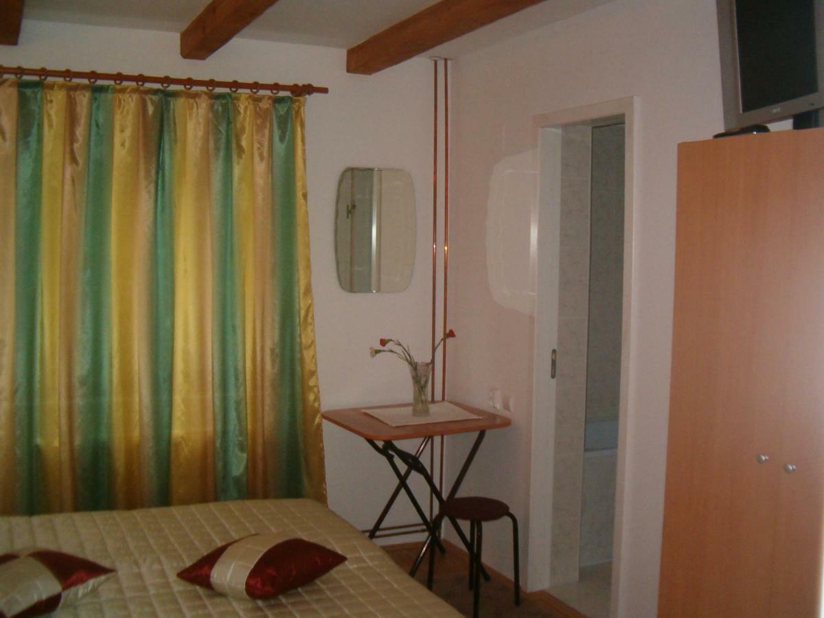 מלון אזוגה Casa Alexandru מראה חיצוני תמונה